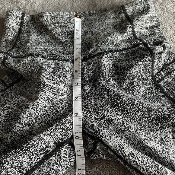 Bundle of Gray and Black Activewear, Gym, Running Leggings Set with Pockets - Picture 10 of 13